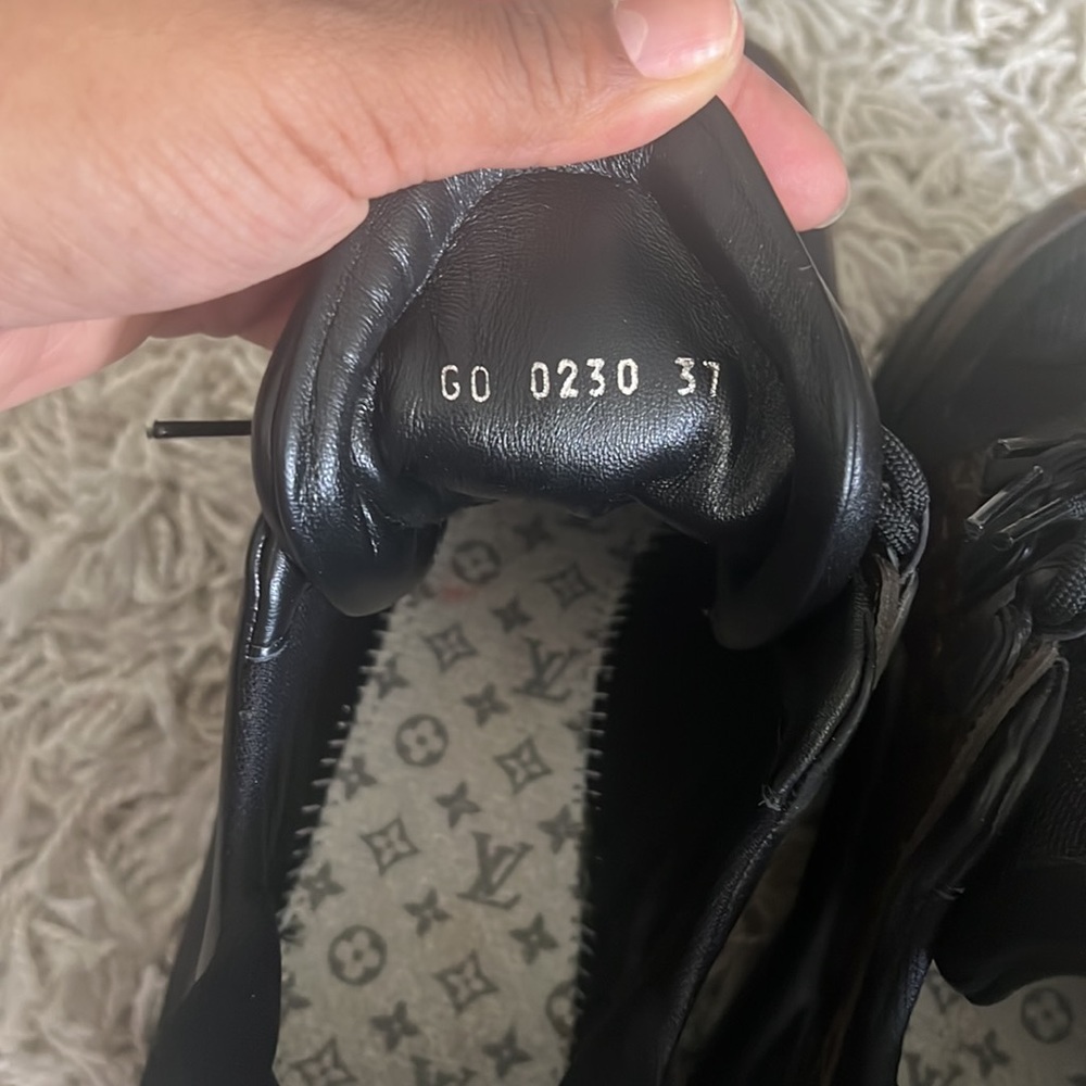 LV Archlight Sneaker - Picture 6 of 9
